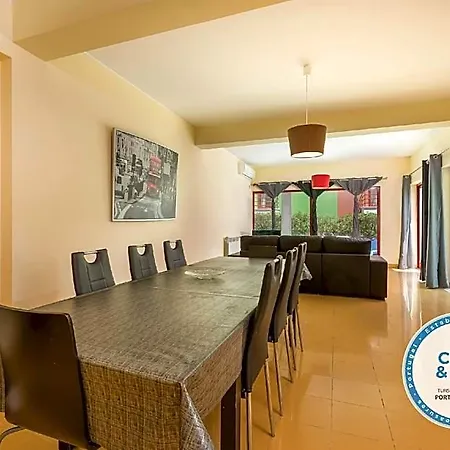With Private Pool, Garden, Terrace And Marina View Albufeira