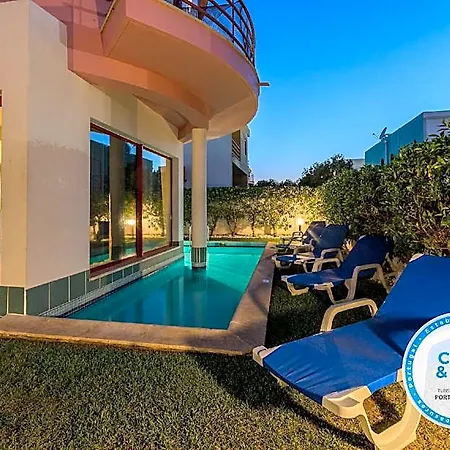 فندق With Private Pool, Garden, Terrace And Marina View البوفيرا