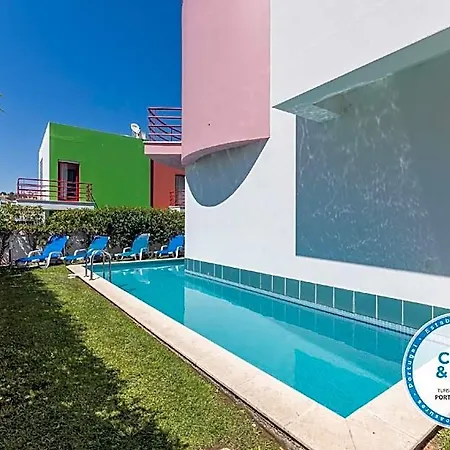 With Private Pool, Garden, Terrace And Marina View فندق