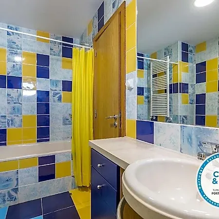فندق With Private Pool, Garden, Terrace And Marina View